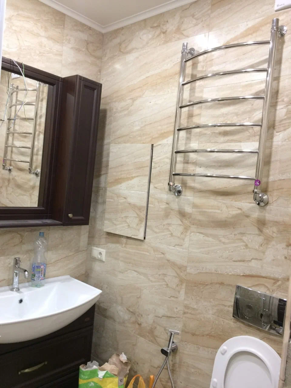 Капитальный ремонт с мраморными полами.